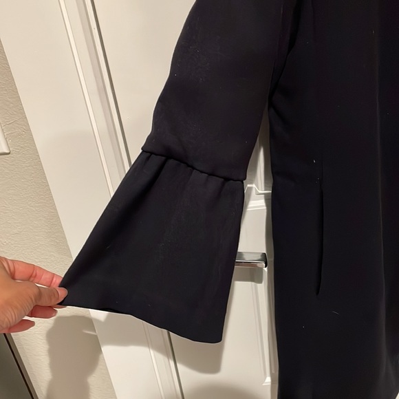 Dark blue coat w/pockets - Picture 2 of 5